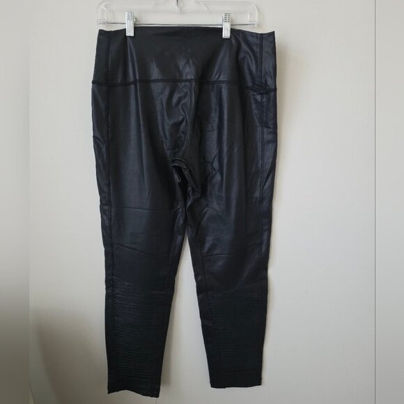 7 FOR ALL MANKIND | Faux Leather Moto Biker Pants Black Sz LARGE - Picture 3 of 4
